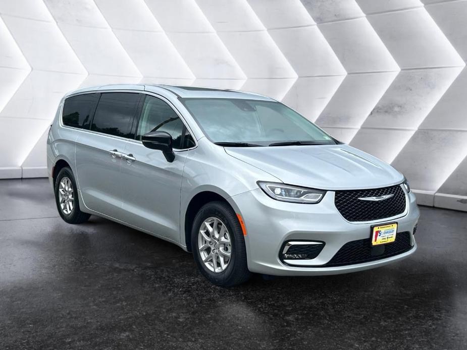 new 2024 Chrysler Pacifica car, priced at $43,590