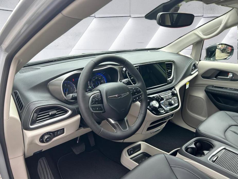 new 2024 Chrysler Pacifica car, priced at $43,590