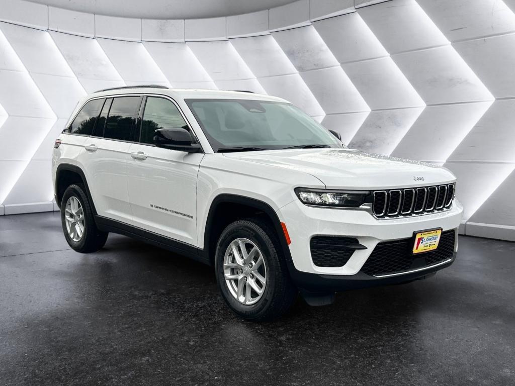 new 2025 Jeep Grand Cherokee car, priced at $41,870