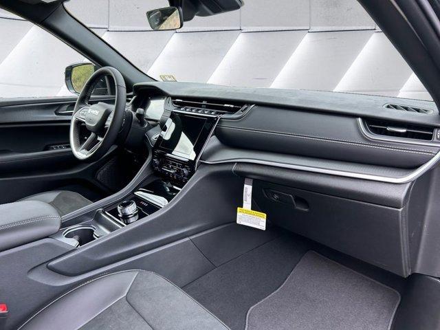 new 2025 Jeep Grand Cherokee car, priced at $45,184