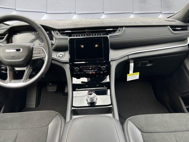 new 2025 Jeep Grand Cherokee car, priced at $45,184