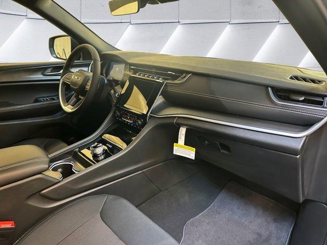 new 2025 Jeep Grand Cherokee car, priced at $41,527