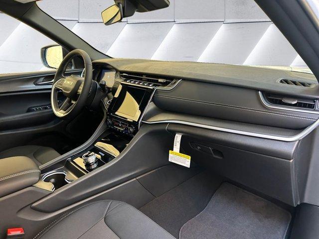 new 2025 Jeep Grand Cherokee car, priced at $41,009