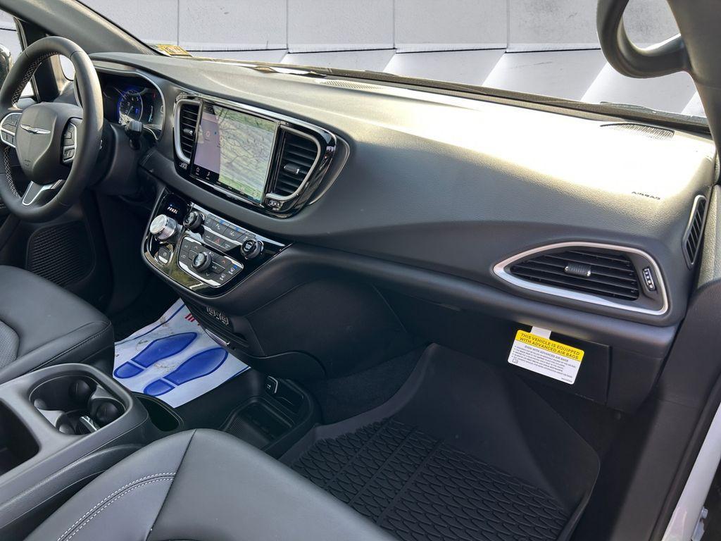 new 2025 Chrysler Voyager car, priced at $40,808