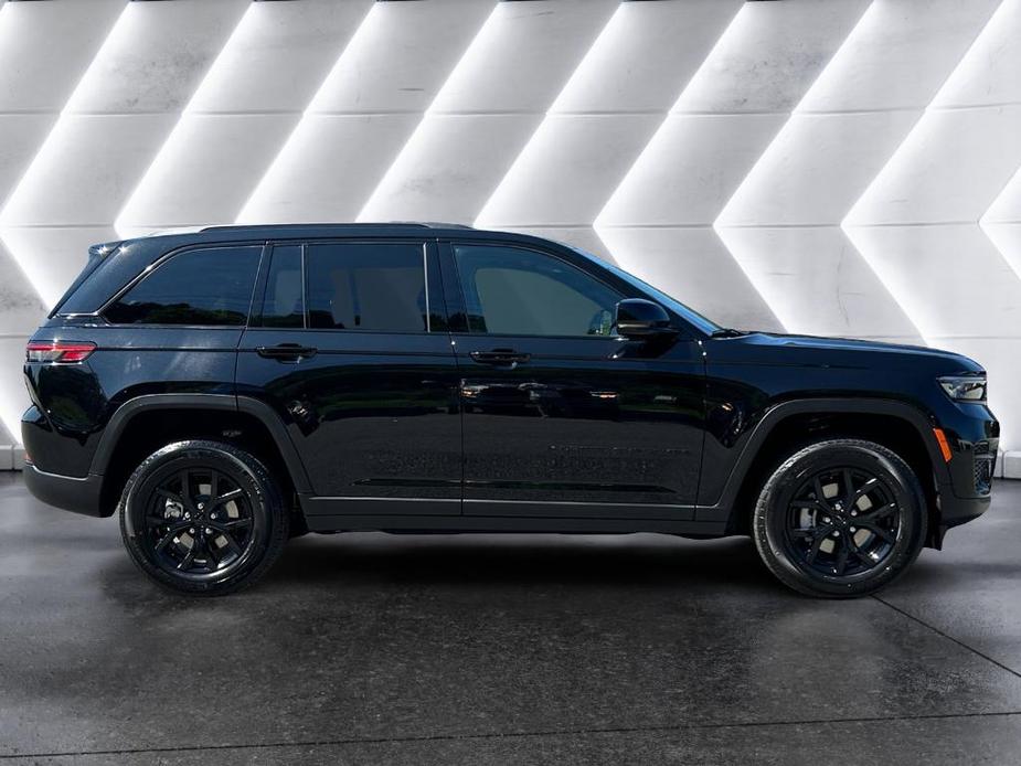 new 2024 Jeep Grand Cherokee car, priced at $46,030