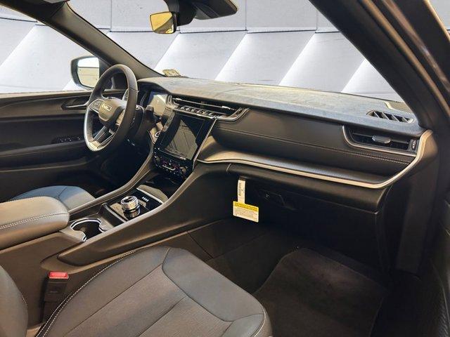 new 2025 Jeep Grand Cherokee car, priced at $41,527