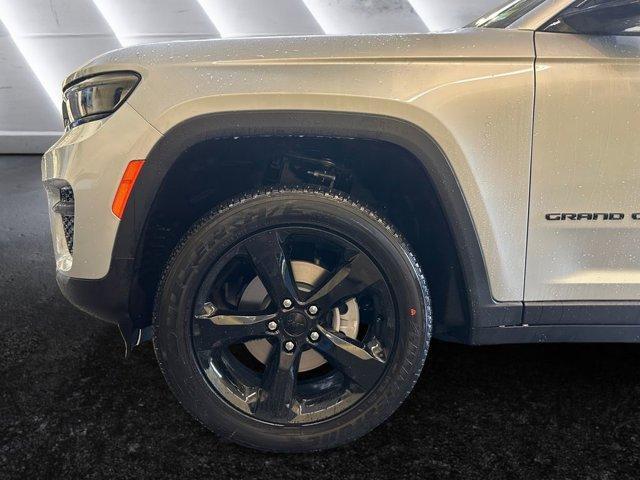 new 2025 Jeep Grand Cherokee car, priced at $45,188
