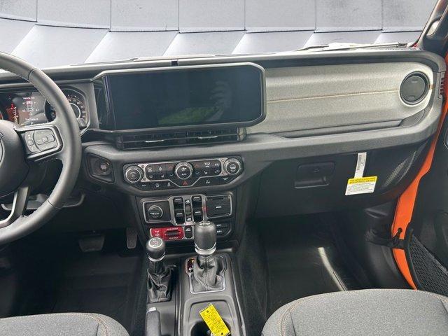 new 2025 Jeep Wrangler car, priced at $52,197
