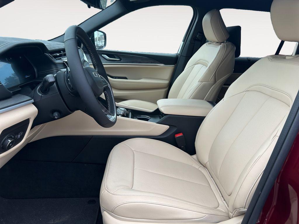 new 2023 Jeep Grand Cherokee L car, priced at $49,368