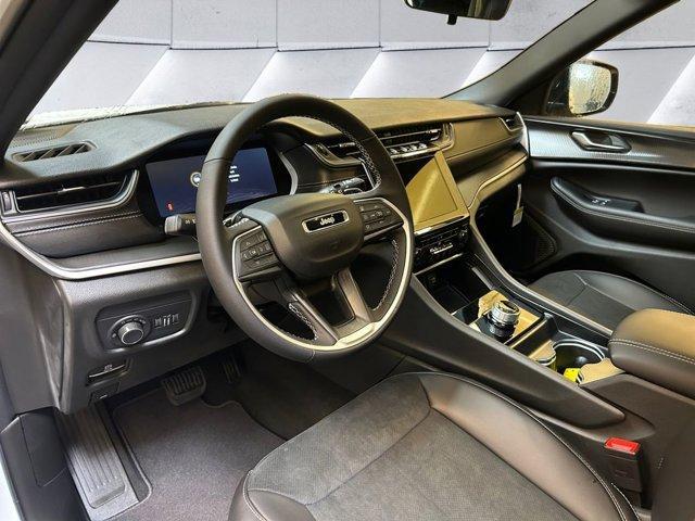 new 2025 Jeep Grand Cherokee car, priced at $44,666