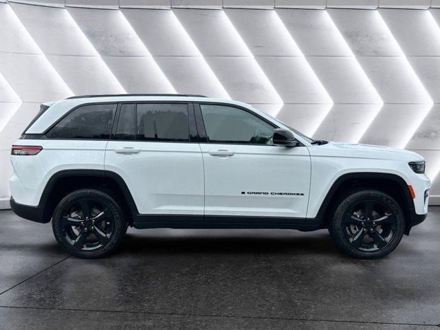 new 2025 Jeep Grand Cherokee car, priced at $44,666