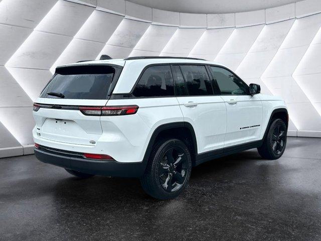new 2025 Jeep Grand Cherokee car, priced at $44,666