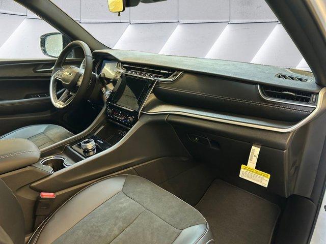 new 2025 Jeep Grand Cherokee car, priced at $44,666