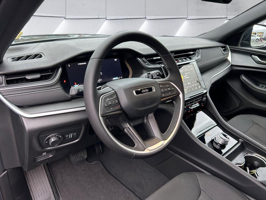 new 2025 Jeep Grand Cherokee L car, priced at $45,215