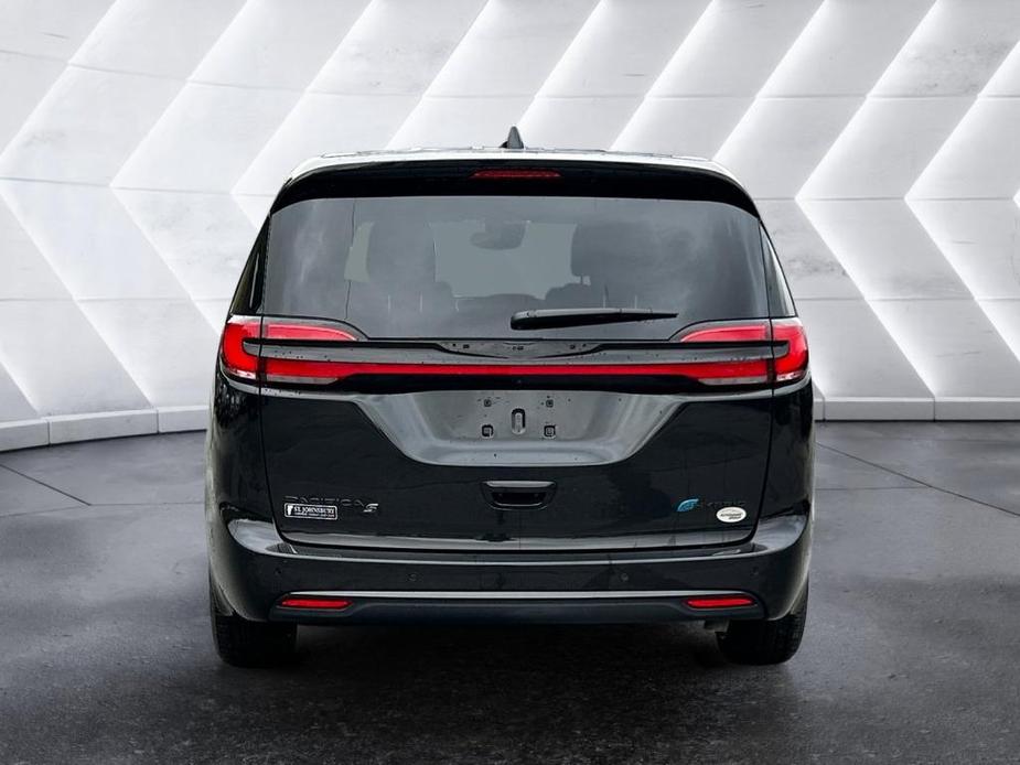 new 2023 Chrysler Pacifica Hybrid car, priced at $45,980