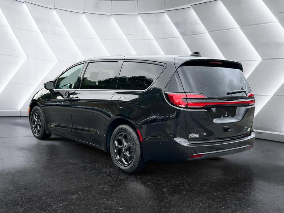 new 2023 Chrysler Pacifica Hybrid car, priced at $45,980