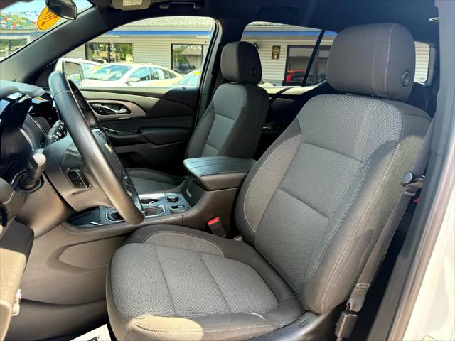 used 2023 Chevrolet Traverse car, priced at $26,900