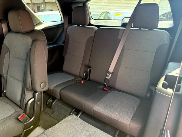 used 2023 Chevrolet Traverse car, priced at $26,900