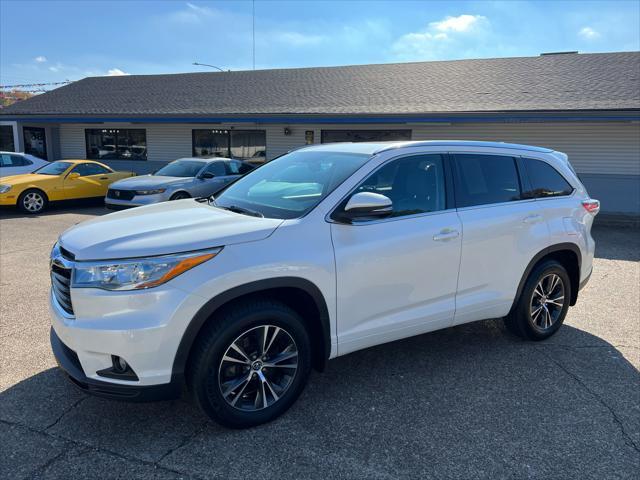 used 2016 Toyota Highlander car, priced at $25,900