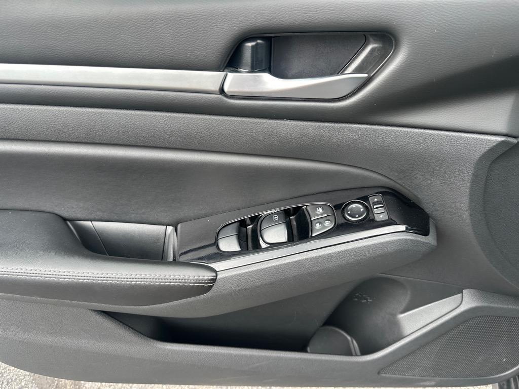 used 2023 Nissan Altima car