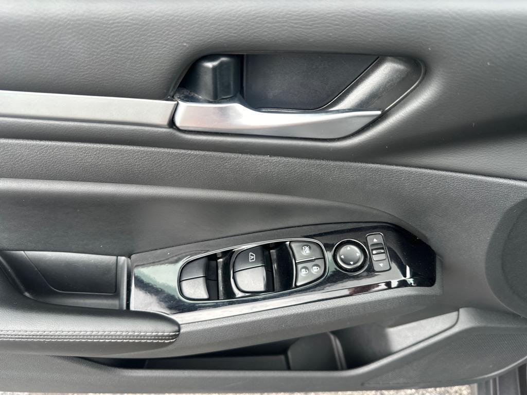 used 2023 Nissan Altima car