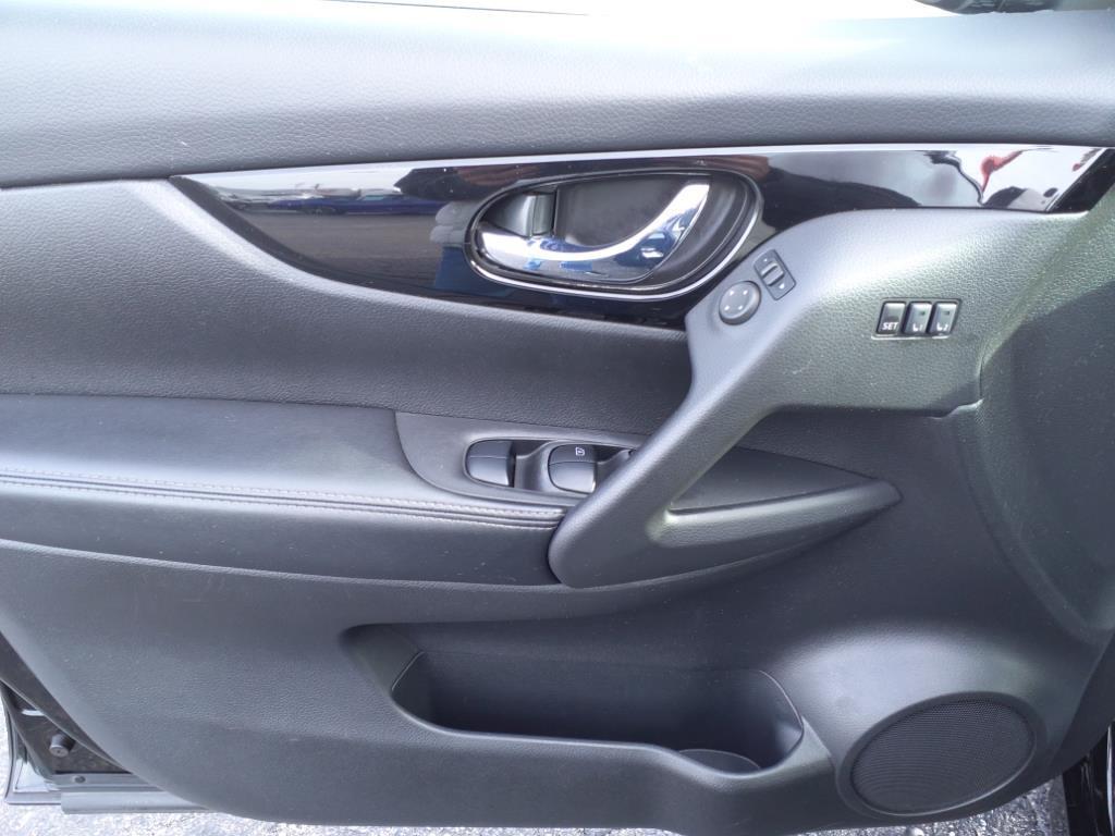 used 2022 Nissan Rogue Sport car, priced at $23,955