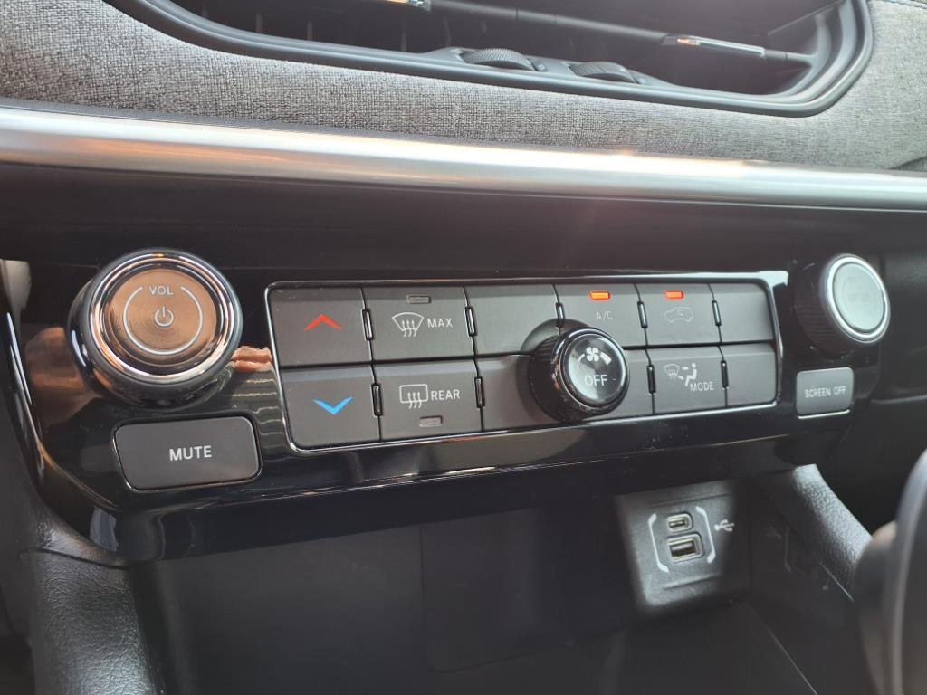 used 2024 Jeep Compass car, priced at $25,995