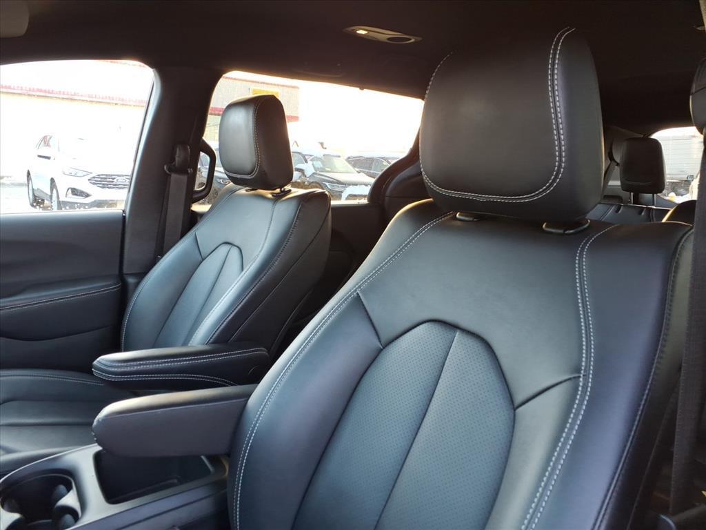 used 2025 Chrysler Pacifica car, priced at $35,995