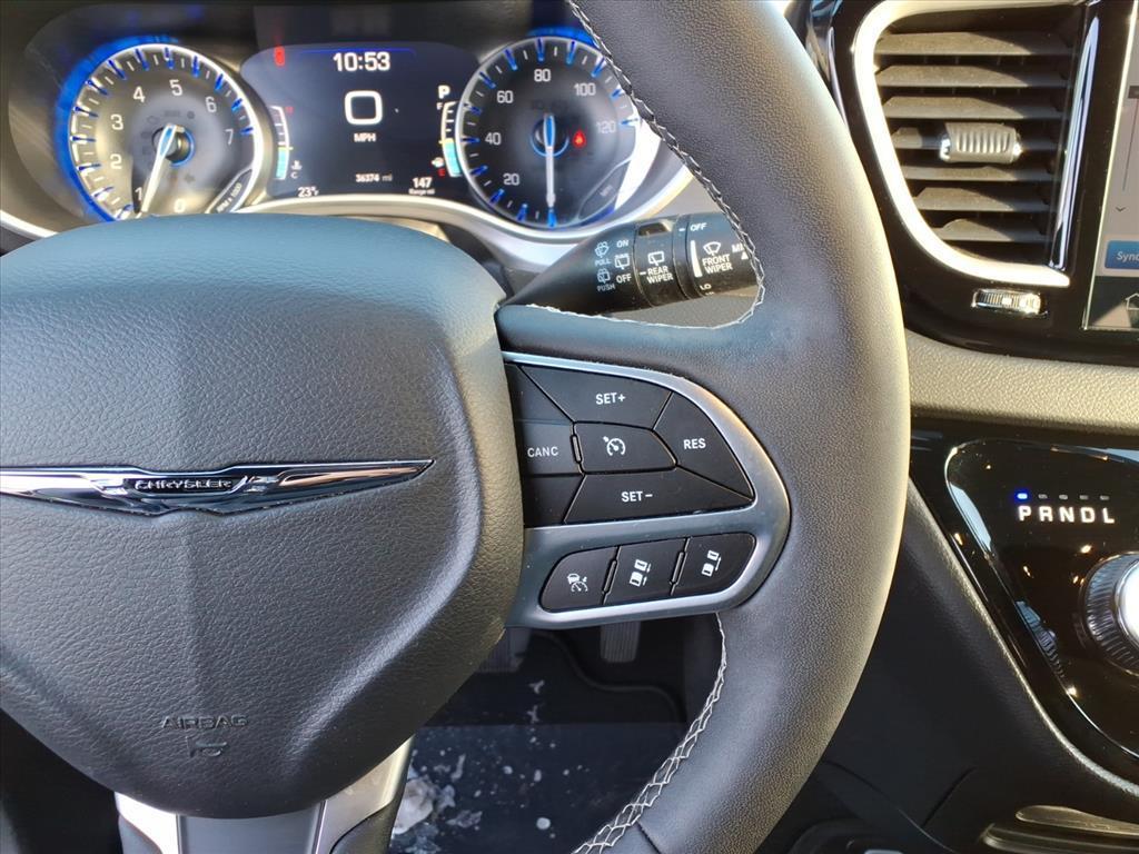 used 2025 Chrysler Pacifica car, priced at $35,995