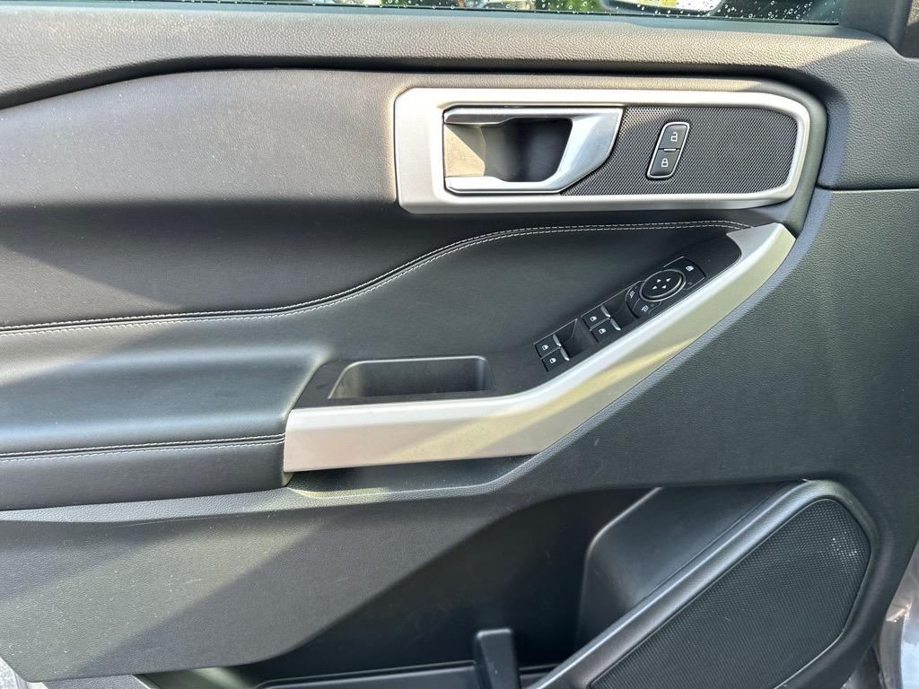 used 2023 Ford Explorer car, priced at $30,995