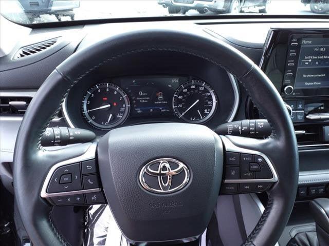 used 2021 Toyota Highlander car