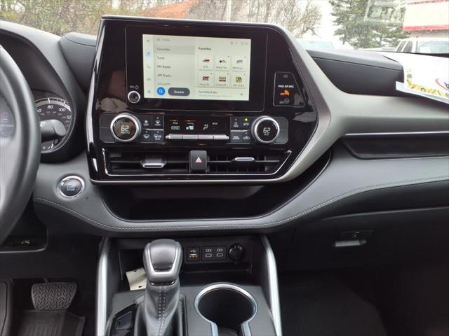 used 2023 Toyota Highlander car, priced at $32,995