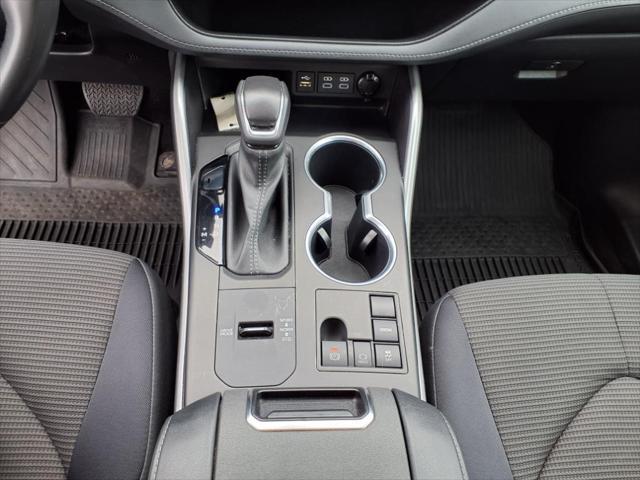 used 2023 Toyota Highlander car, priced at $32,995