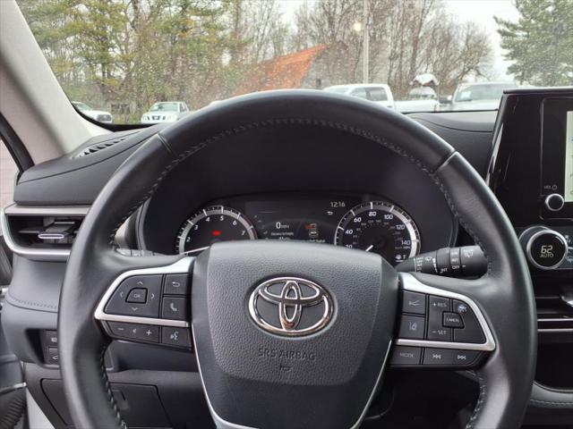 used 2023 Toyota Highlander car, priced at $32,995