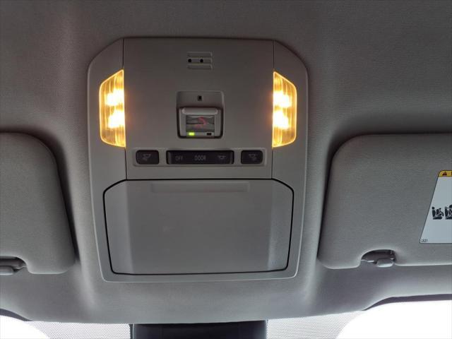 used 2023 Toyota Highlander car, priced at $32,995