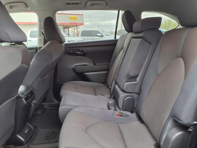 used 2023 Toyota Highlander car, priced at $32,995