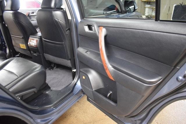 used 2013 Toyota Highlander car, priced at $11,940