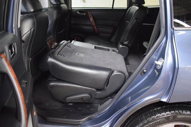 used 2013 Toyota Highlander car, priced at $11,940