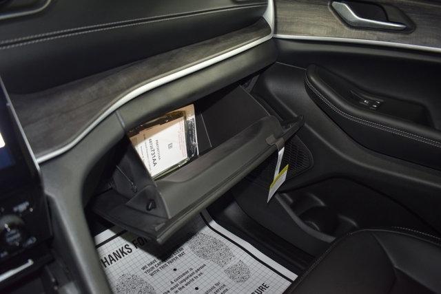 new 2025 Jeep Grand Cherokee L car, priced at $51,850