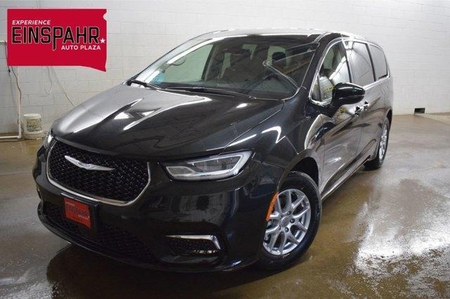 used 2023 Chrysler Pacifica car, priced at $25,940