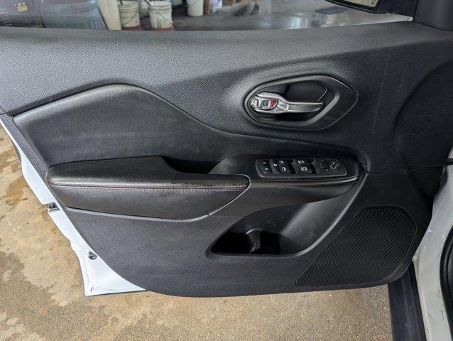 used 2020 Jeep Cherokee car, priced at $13,260