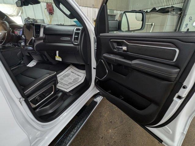 new 2025 Ram 1500 car, priced at $60,613