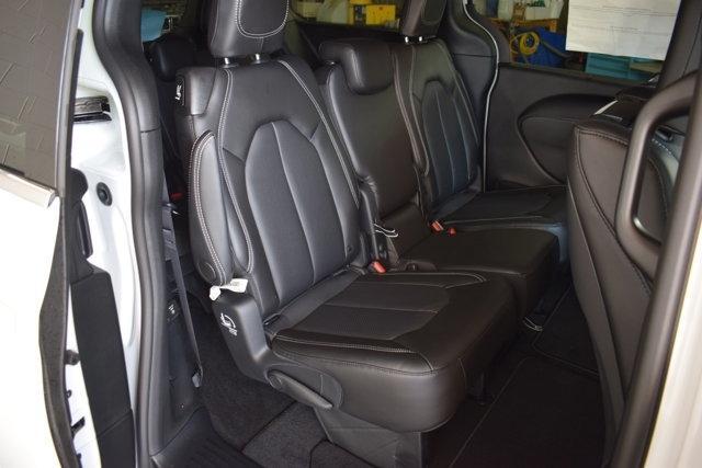 new 2025 Chrysler Pacifica car, priced at $46,378