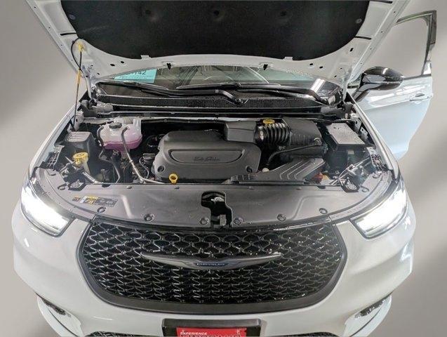 new 2025 Chrysler Pacifica car, priced at $50,864