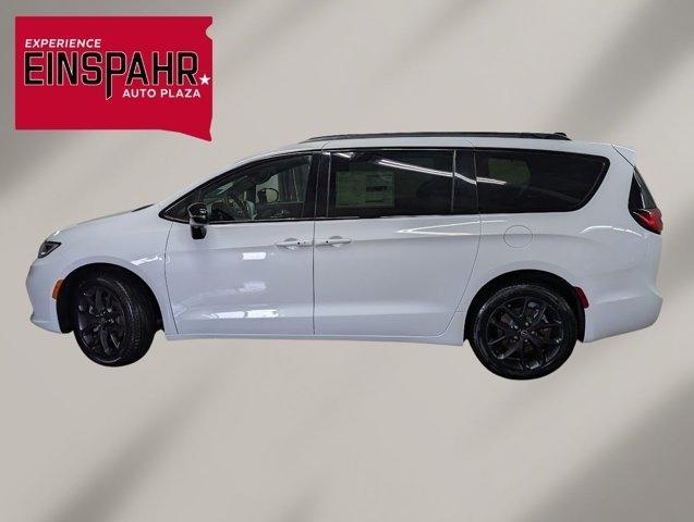 new 2025 Chrysler Pacifica car, priced at $50,864