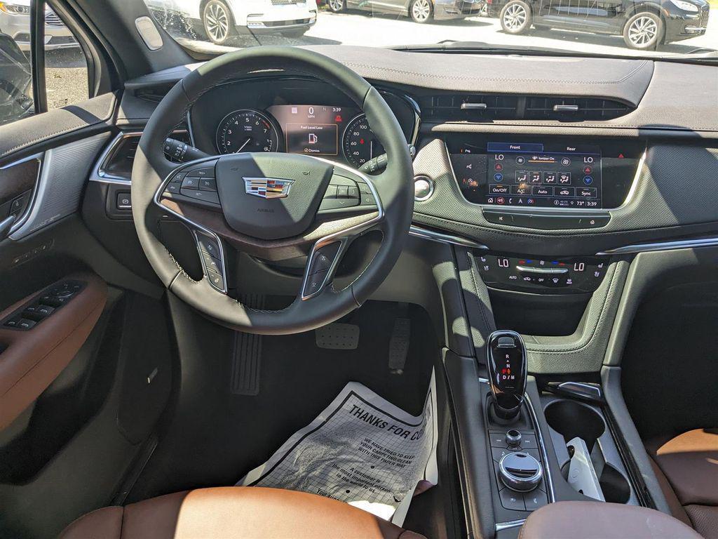 new 2025 Cadillac XT5 car, priced at $58,935