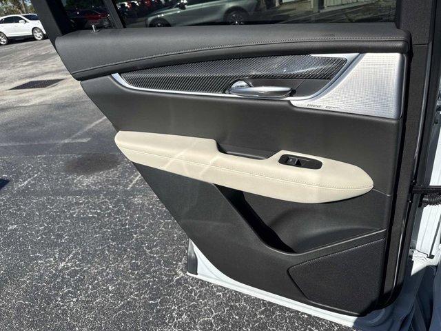 new 2025 Cadillac XT6 car, priced at $71,840