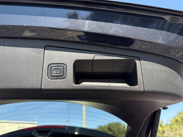 used 2022 Cadillac XT4 car, priced at $29,900