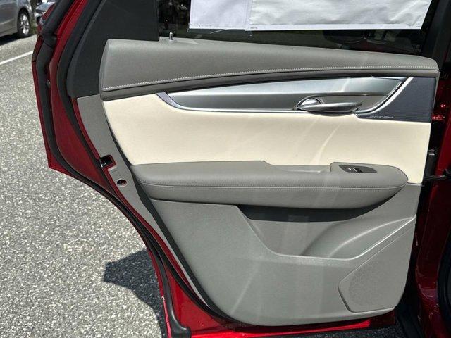 new 2025 Cadillac XT5 car, priced at $58,790