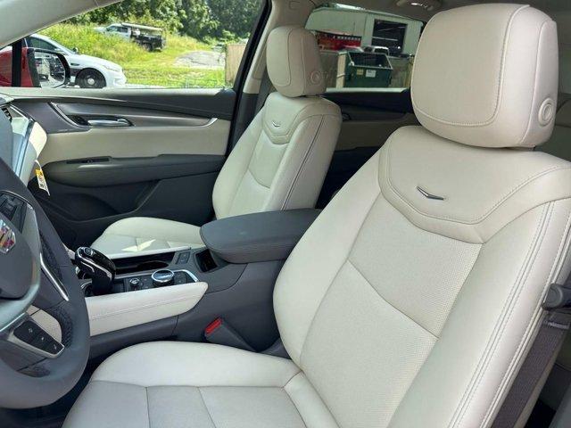 new 2025 Cadillac XT5 car, priced at $58,790